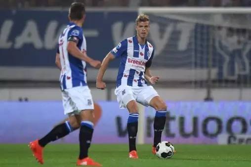 斯的签约 斯的签约