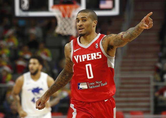 涯中有两个 涯中有两个